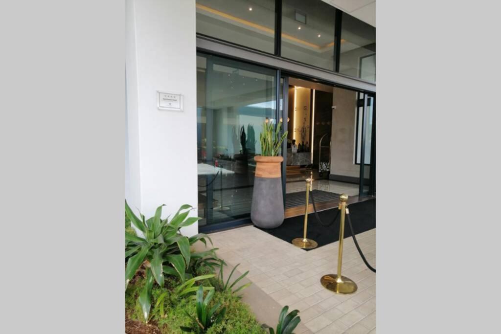 Regency Apartment Hotel Menlyn Претория Экстерьер фото